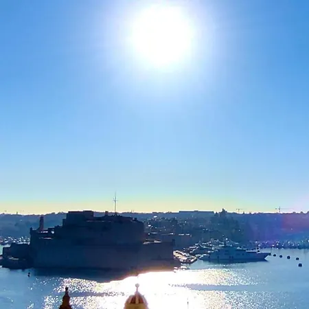 Tide 21 Savynomad Harbour Residences *