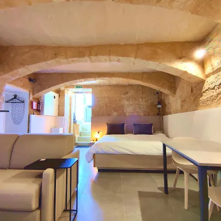 Tide 21 Savynomad Harbour Residences * Valletta