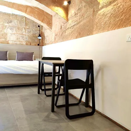 Tide 21 Savynomad Harbour Residences *