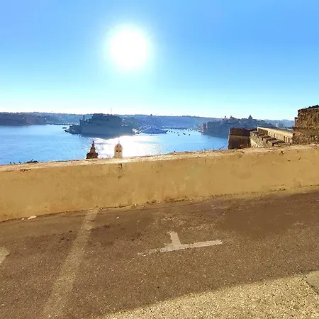 Tide 21 Savynomad Harbour Residences 度假居 瓦莱塔