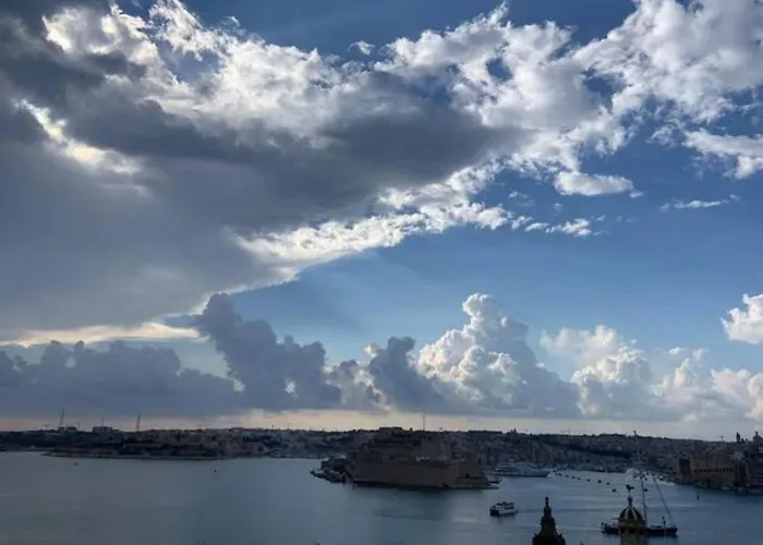 Tide 21 Savynomad Harbour Residences * Valletta