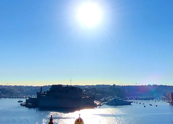 Tide 21 Savynomad Harbour Residences *