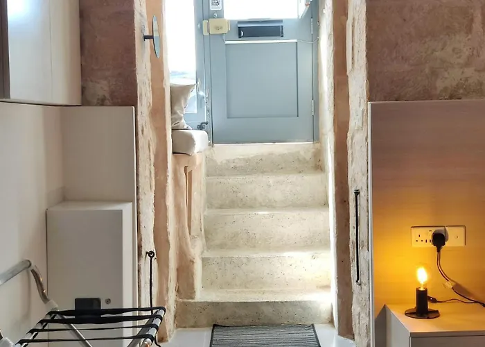 Tide 21 Savynomad Harbour Residences *